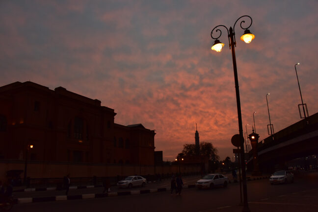 カイロ・エジプト博物館前の夕景